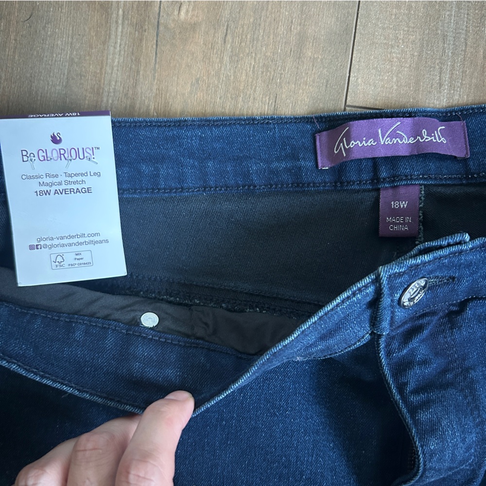 NWT Gloria Vanderbilt ‘Amanda’ Jeans - Picture 3 of 4